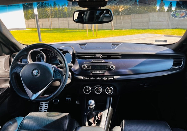 Alfa Romeo Giulietta cena 20900 przebieg: 285000, rok produkcji 2010 z Siemiatycze małe 667